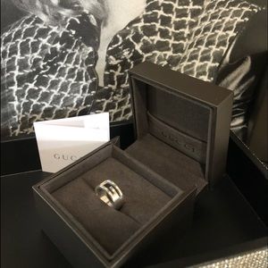 Gucci ring size 5.75